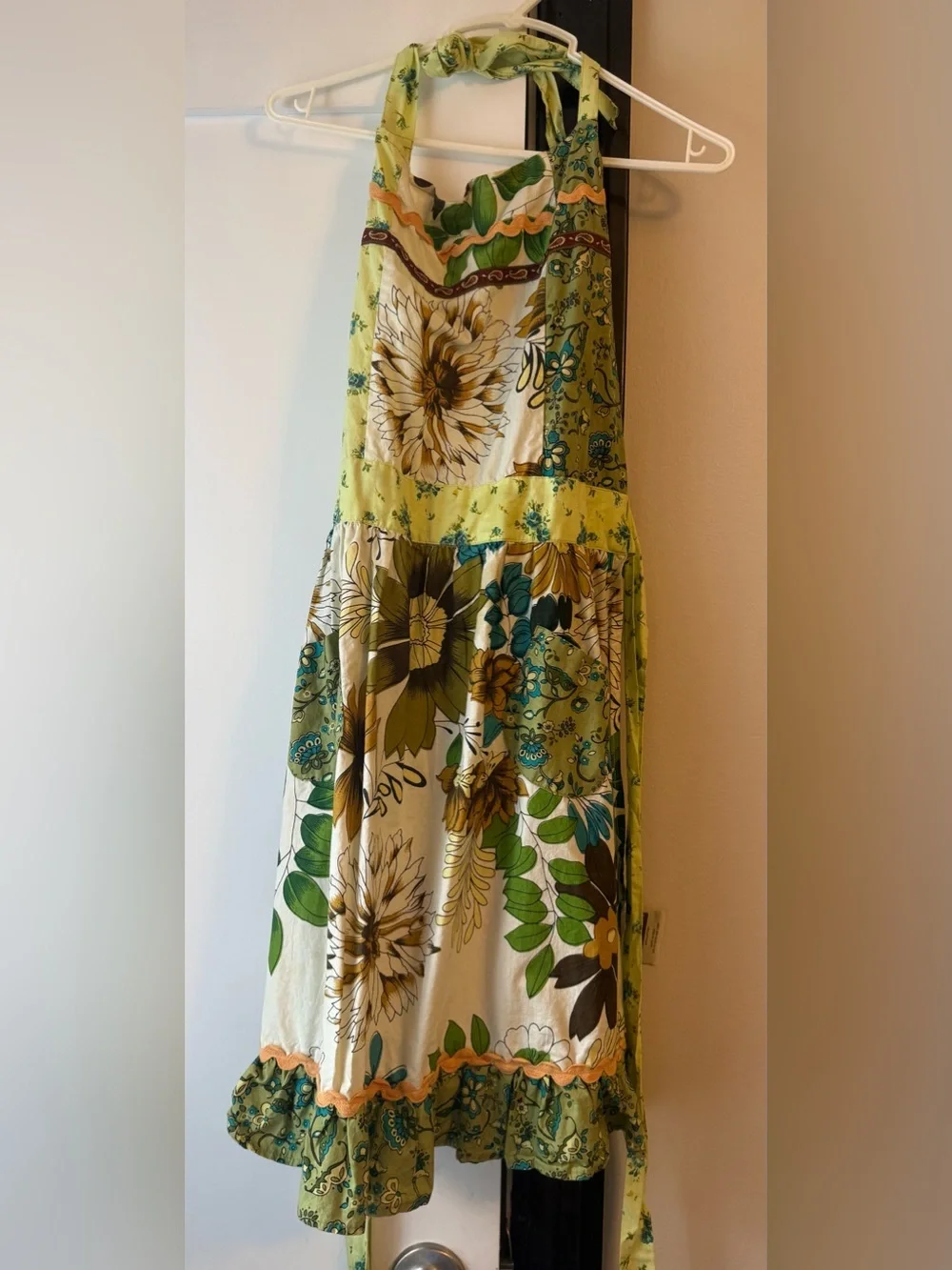 Vintage-looking Apron